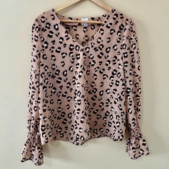 A New Day| Flowy V-Neck Animal Print Bell Cuff Long Sleeve Feminine Shirt Size M - Picture 1 of 6